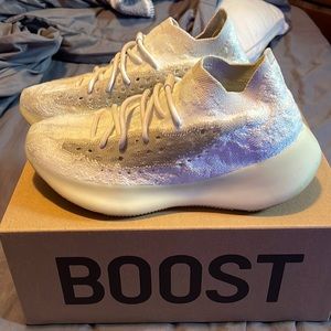 Yeezy Calcite 380 glow in the dark men’s size 9